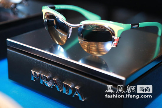 Prada  Miu Miu2012眼镜新品(图2)