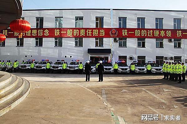 曝山西女交警伙同多人上门打砸现场画面曝光事发原因大跌眼镜(图4)