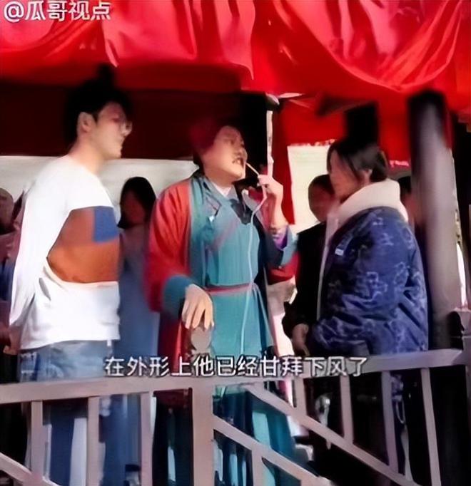 im电竞：妈都喊上了？王婆说媒：白衣眼镜哥见到内向小妹妈妈直接叫妈(图3)