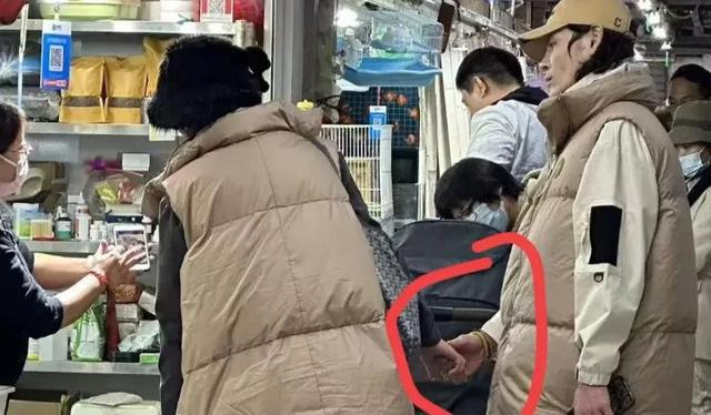 向佐卡点郭碧婷庆生独家晒夫妻合im电竞app影P图惊呆网友(图16)